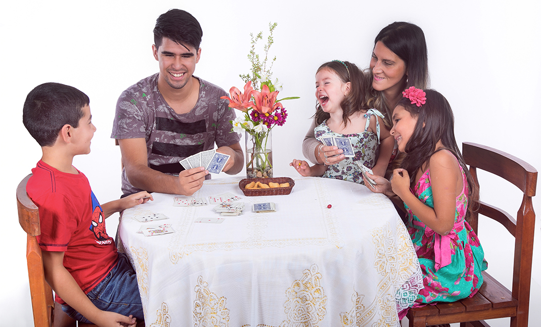Madre con cuatro hijos.