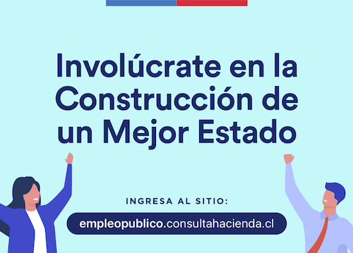 personas apuntando un cartel