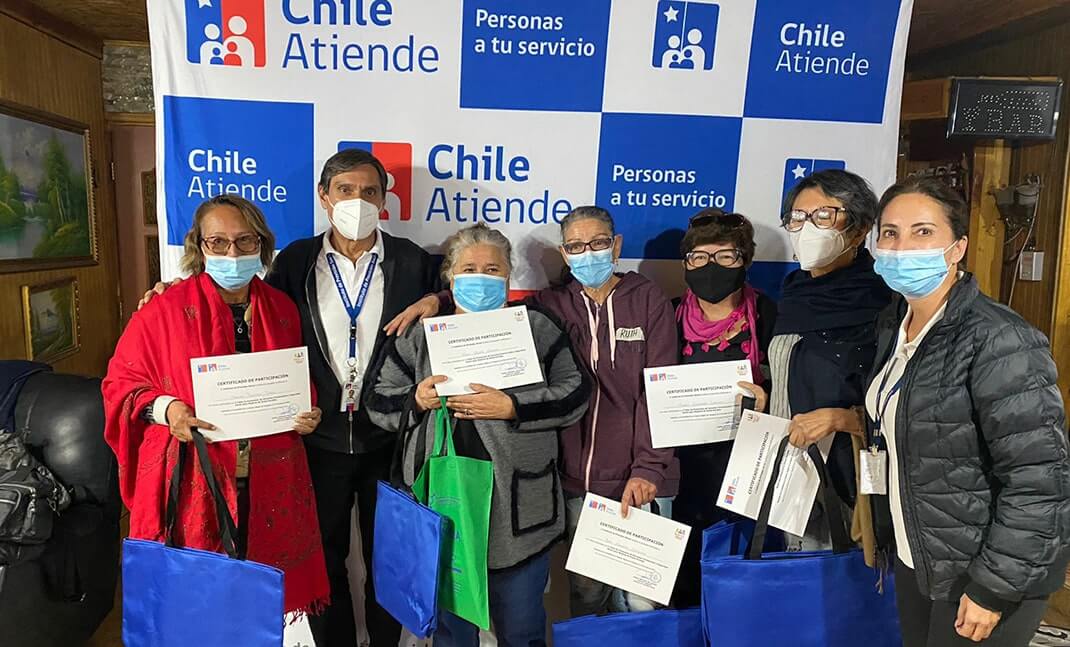 Mujeres de La Tirana y La Huayca participan en talleres previsionales 